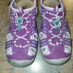 Girls Khombu sandals sz 13